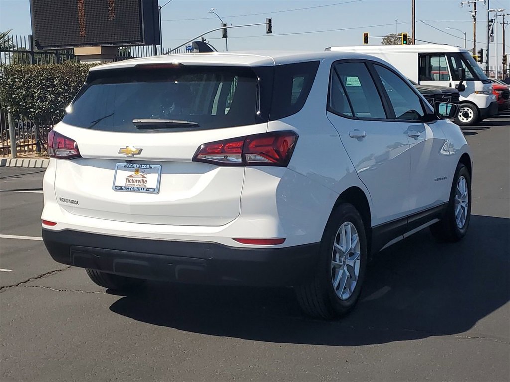 2022 Chevrolet Equinox LS photo 4