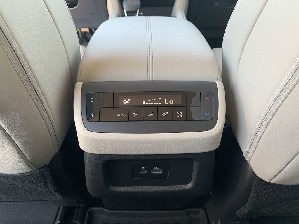 2025 Nissan Pathfinder SL - Photo 20