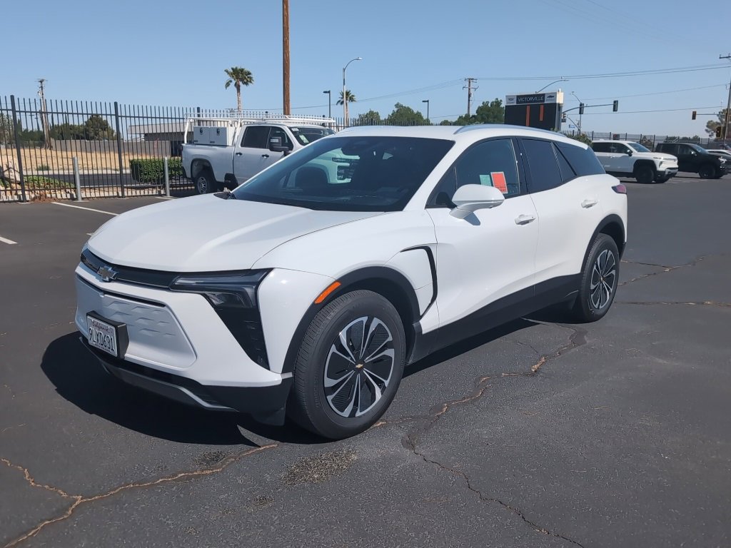 Used 2024 Chevrolet Blazer EV LT with VIN 3GNKDBRJ5RS221370 for sale in Victorville, CA