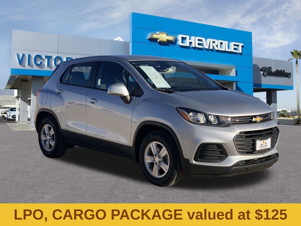 2020 Chevrolet Trax LS photo 3