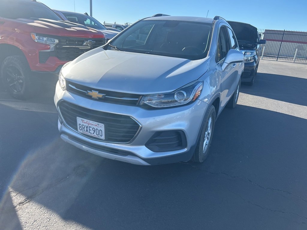 2019 Chevrolet Trax LT photo 2