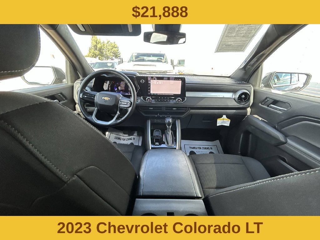 2023 Chevrolet Colorado photo 2