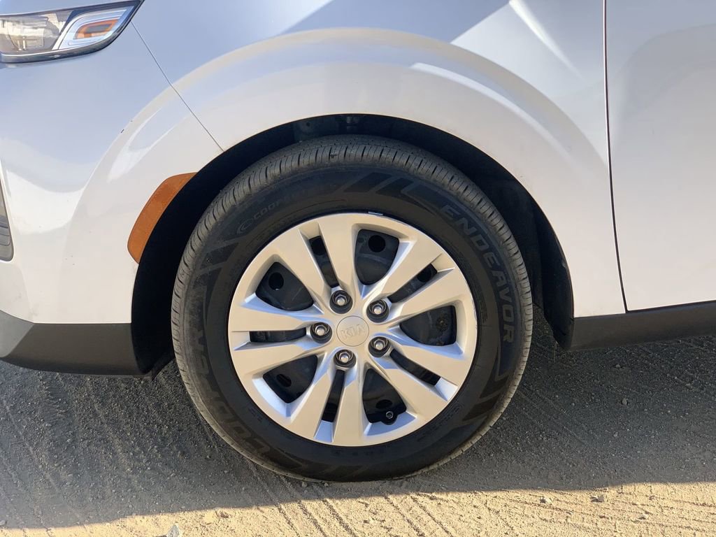 2021 Kia Soul LX - Photo 31