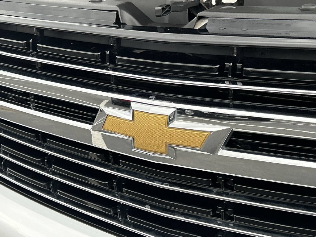 2023 Chevrolet Suburban LT - Photo 35