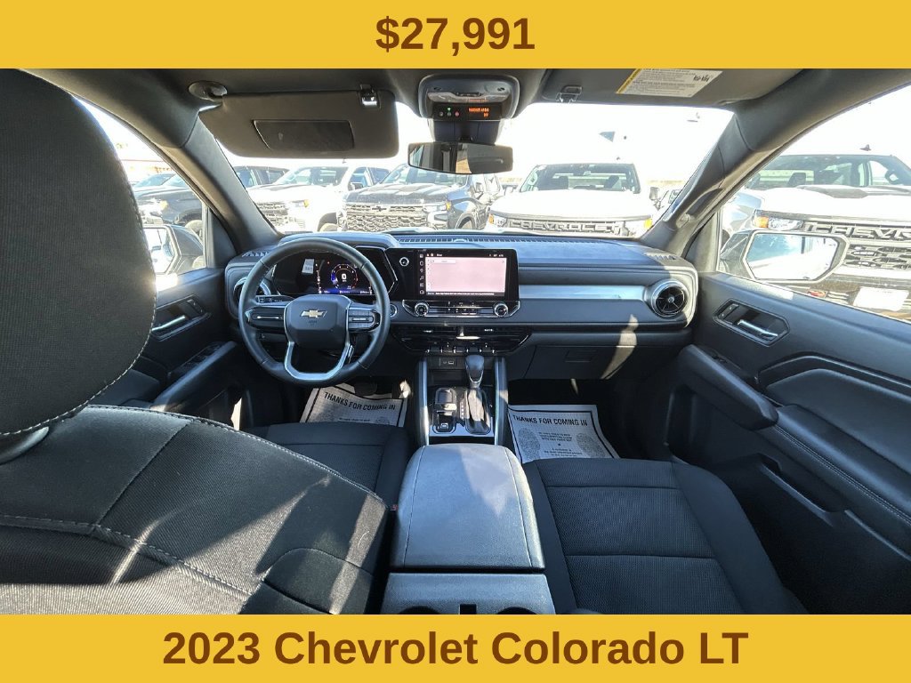 2023 Chevrolet Colorado photo 2