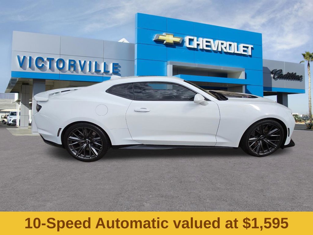 2023 Chevrolet Camaro photo 3