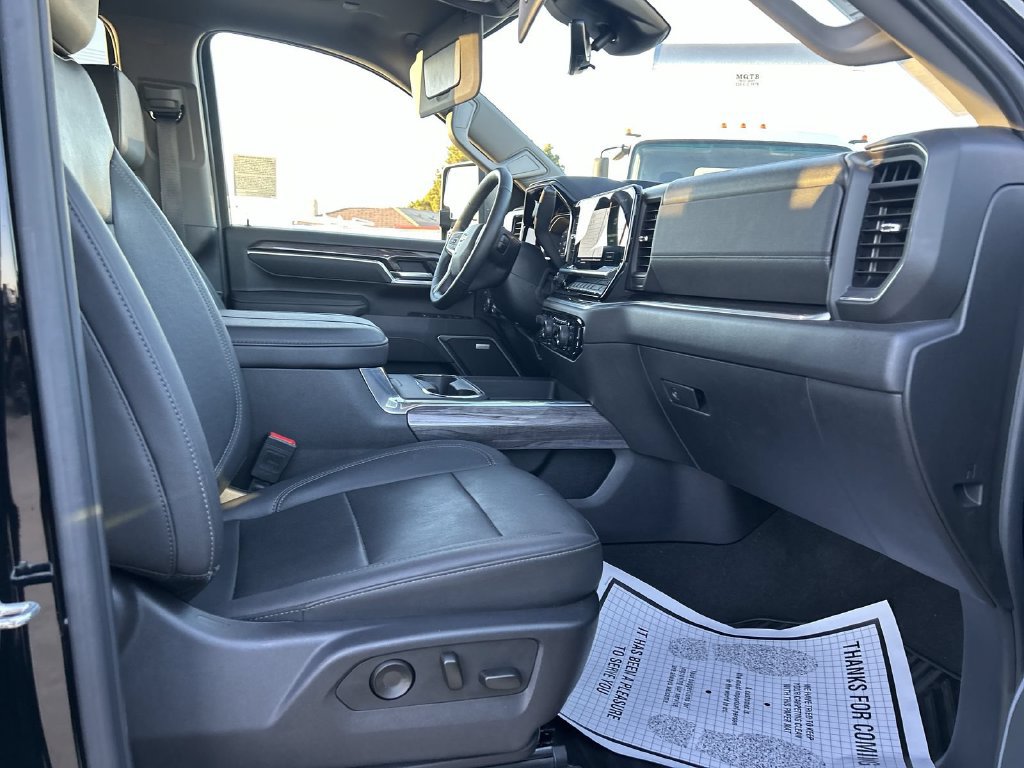 2025 Chevrolet Silverado 2500HD LTZ - Photo 33