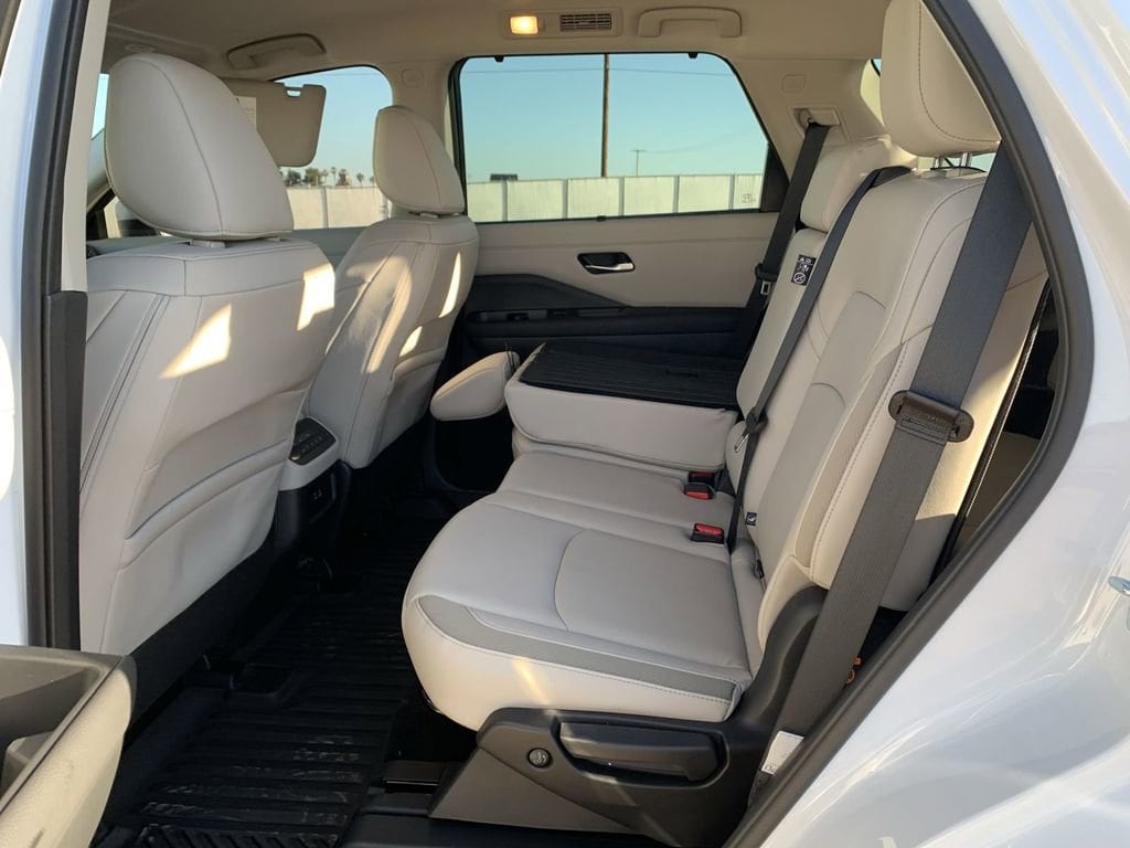 2025 Nissan Pathfinder SL - Photo 24