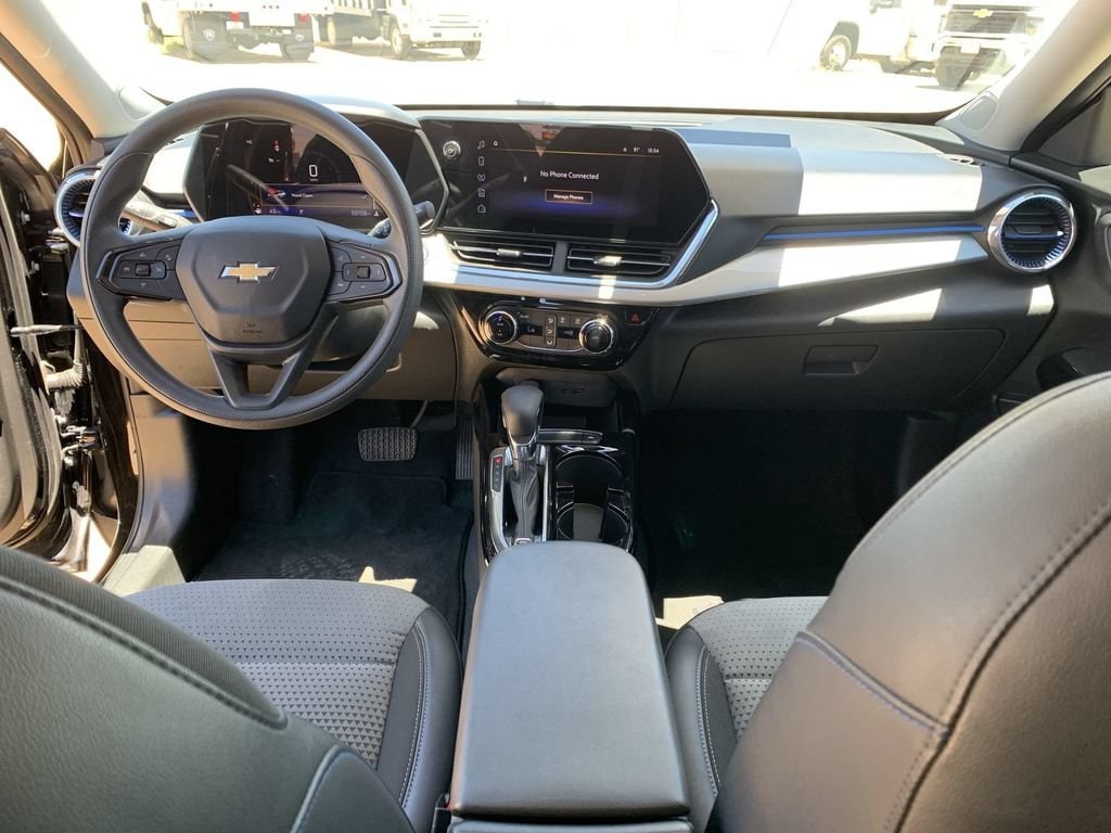 2024 Chevrolet Trax LT - Photo 18