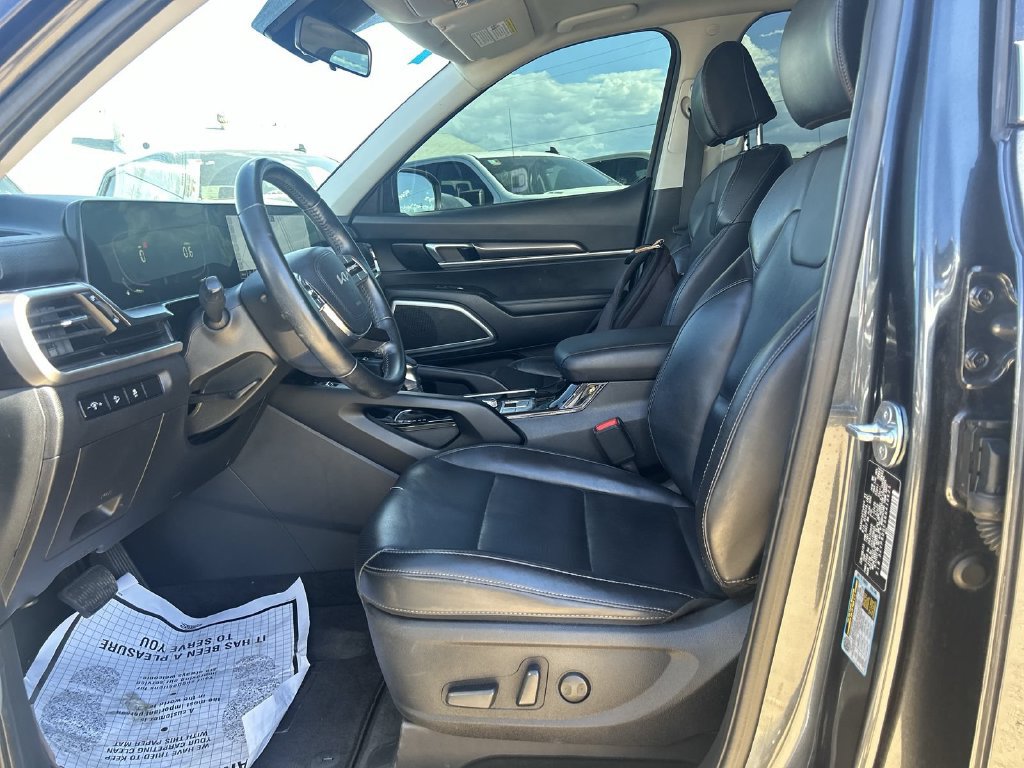 2024 Kia Telluride S - Photo 23