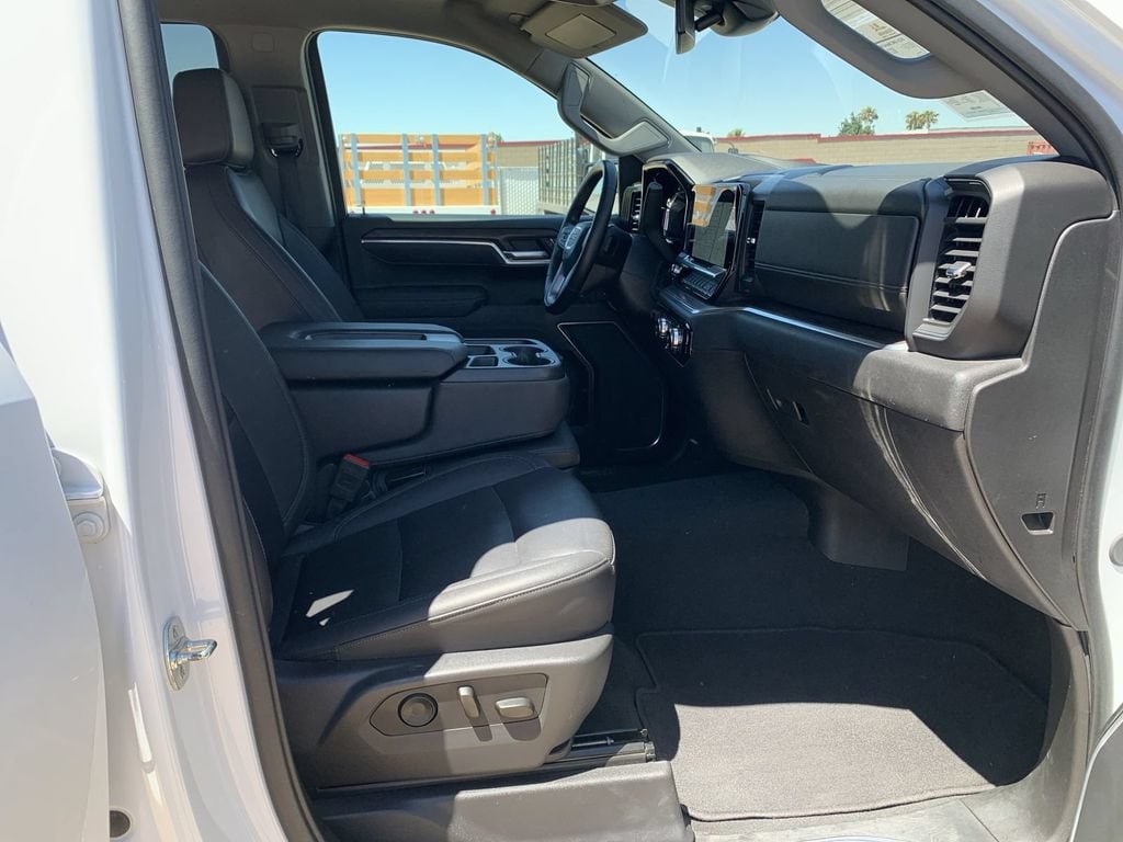 2025 GMC Sierra 1500 SLT - Photo 26