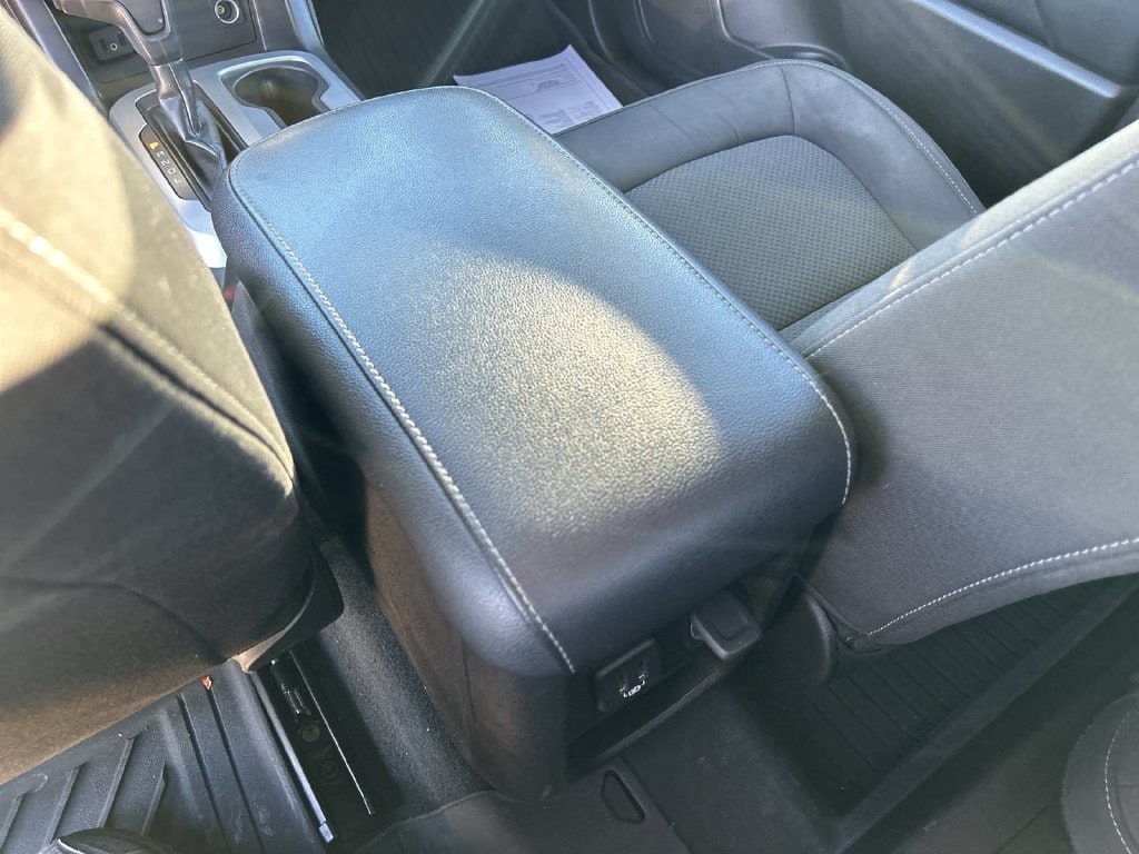 2021 Chevrolet Colorado LT - Photo 26