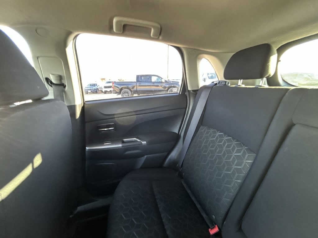 2021 Mitsubishi Outlander Sport photo 4