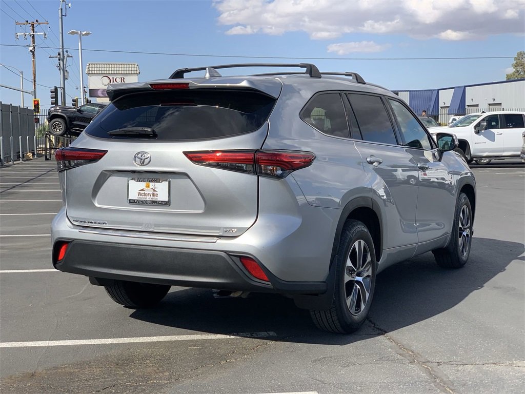 2022 Toyota Highlander XLE photo 4