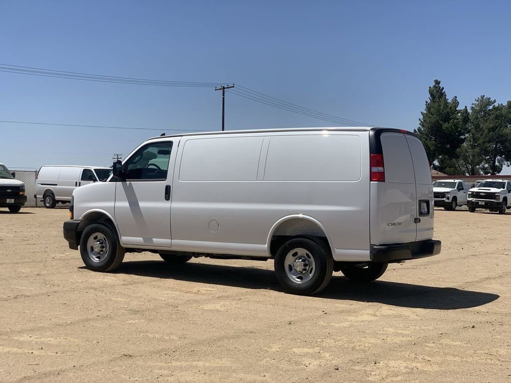 2026 Chevrolet Express Cargo Work Van - Photo 6