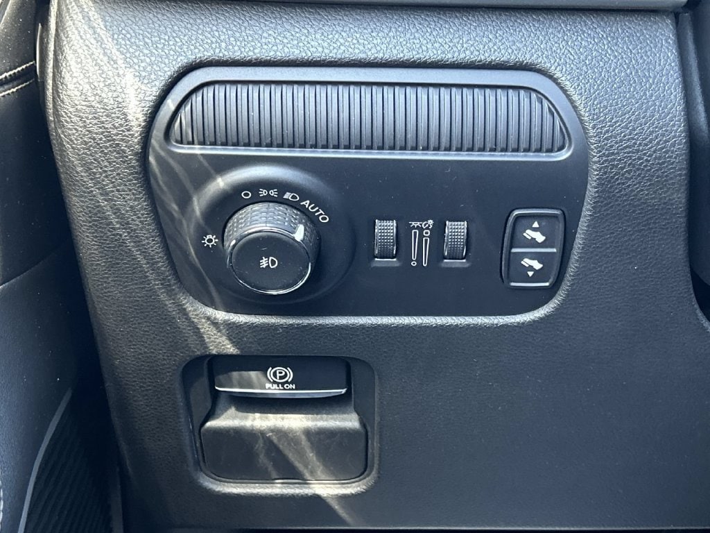 2023 Jeep Wagoneer L Series II - Photo 15