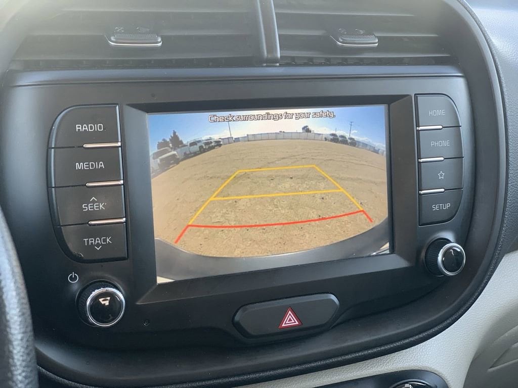 2021 Kia Soul LX - Photo 12