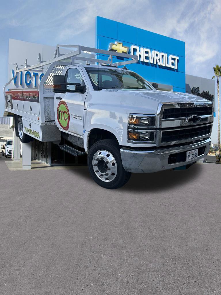 2023 Chevrolet Silverado 4500 Medium Duty Chassis Cab photo 3