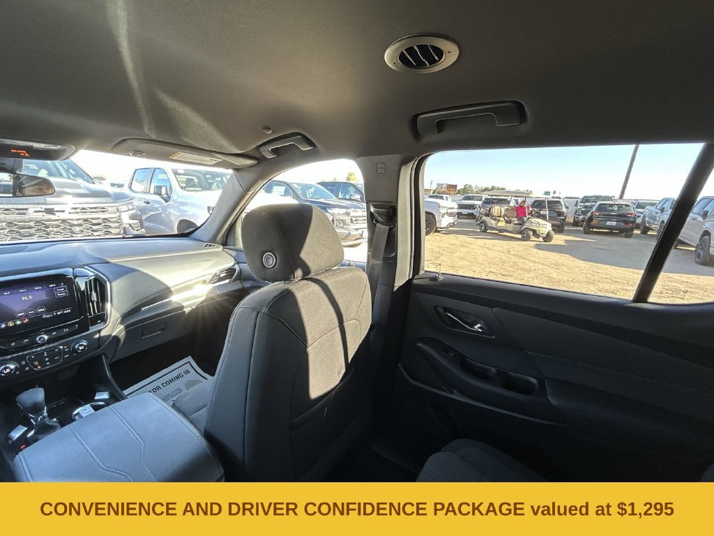 2023 Chevrolet Traverse photo 3