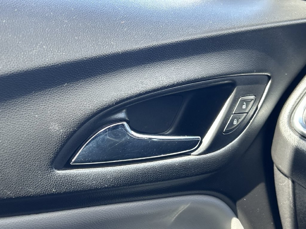 2018 Chevrolet Equinox LS - Photo 22