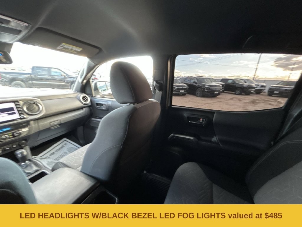 2023 Toyota Tacoma photo 3