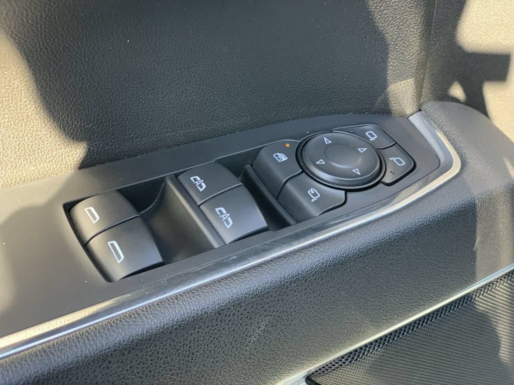 2025 GMC Sierra 1500 SLT - Photo 21