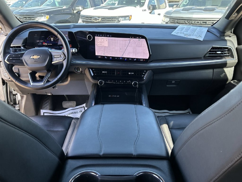2025 Chevrolet Suburban LT - Photo 18