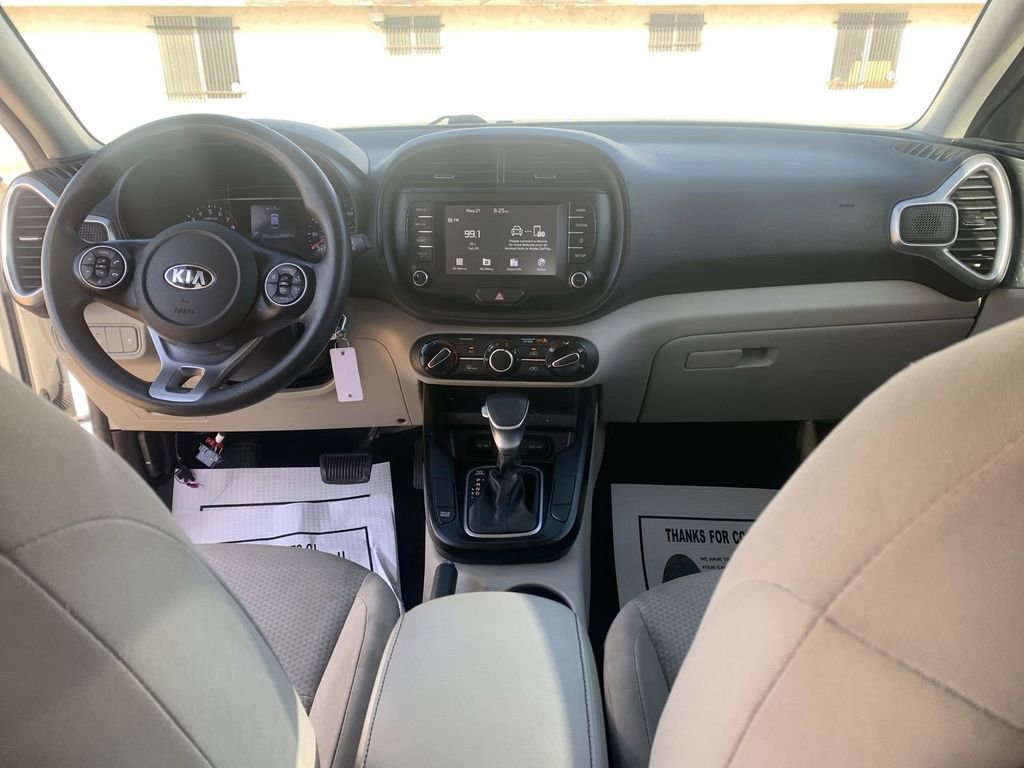 2021 Kia Soul LX - Photo 18