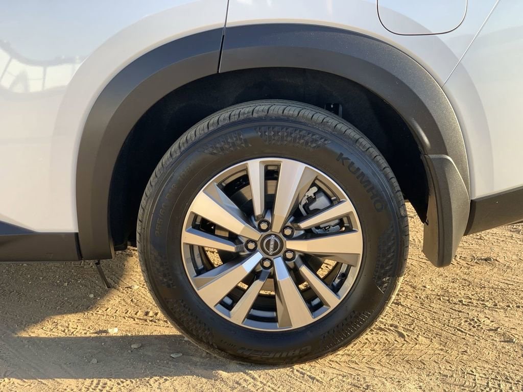 2025 Nissan Pathfinder SL - Photo 32
