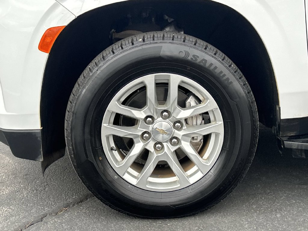 2023 Chevrolet Suburban LT - Photo 37