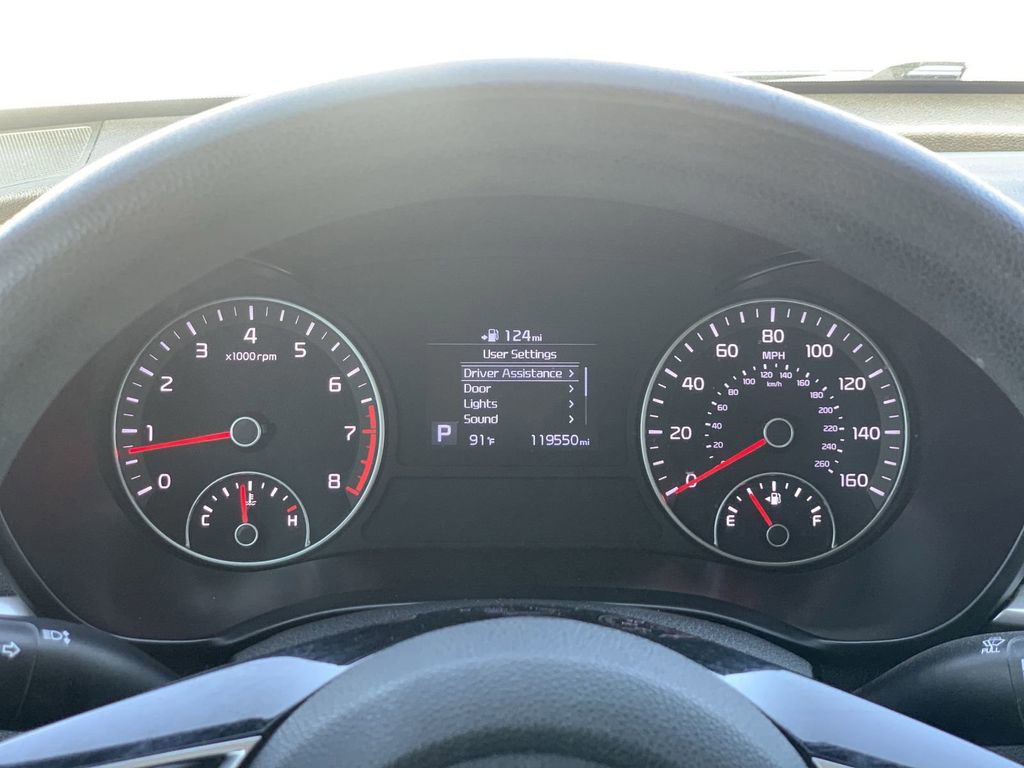 2019 Kia Optima LX - Photo 9