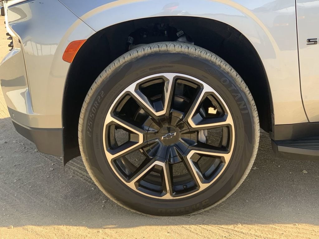 2024 Chevrolet Suburban RST - Photo 31