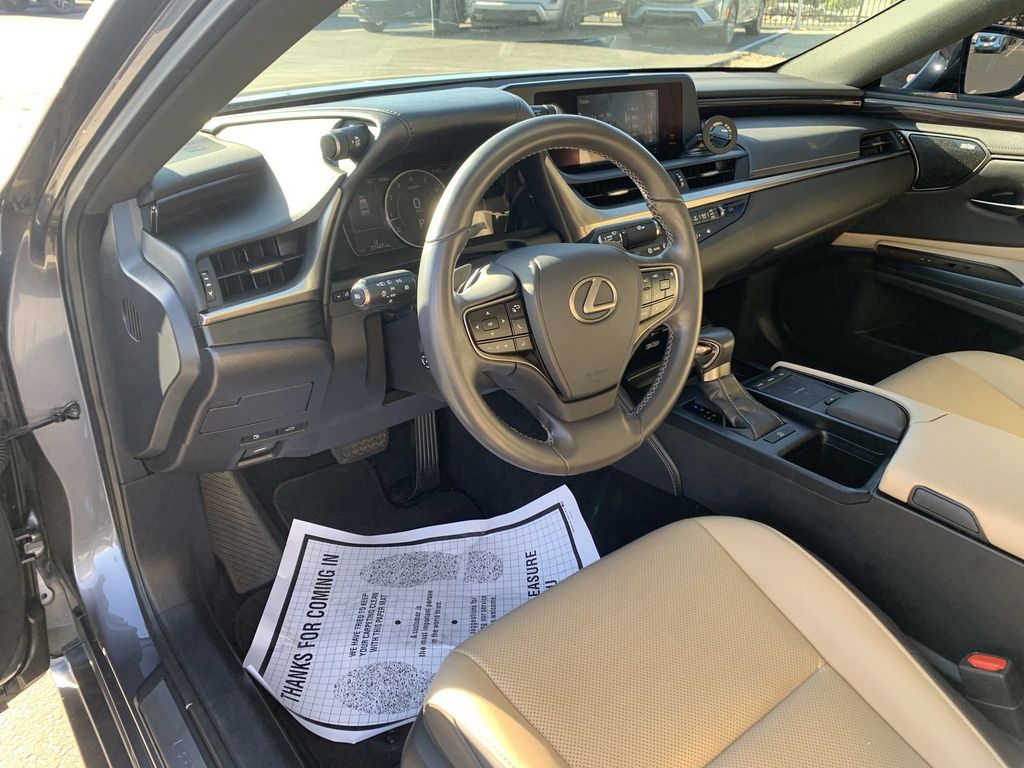 2019 Lexus ES 350 - Photo 8