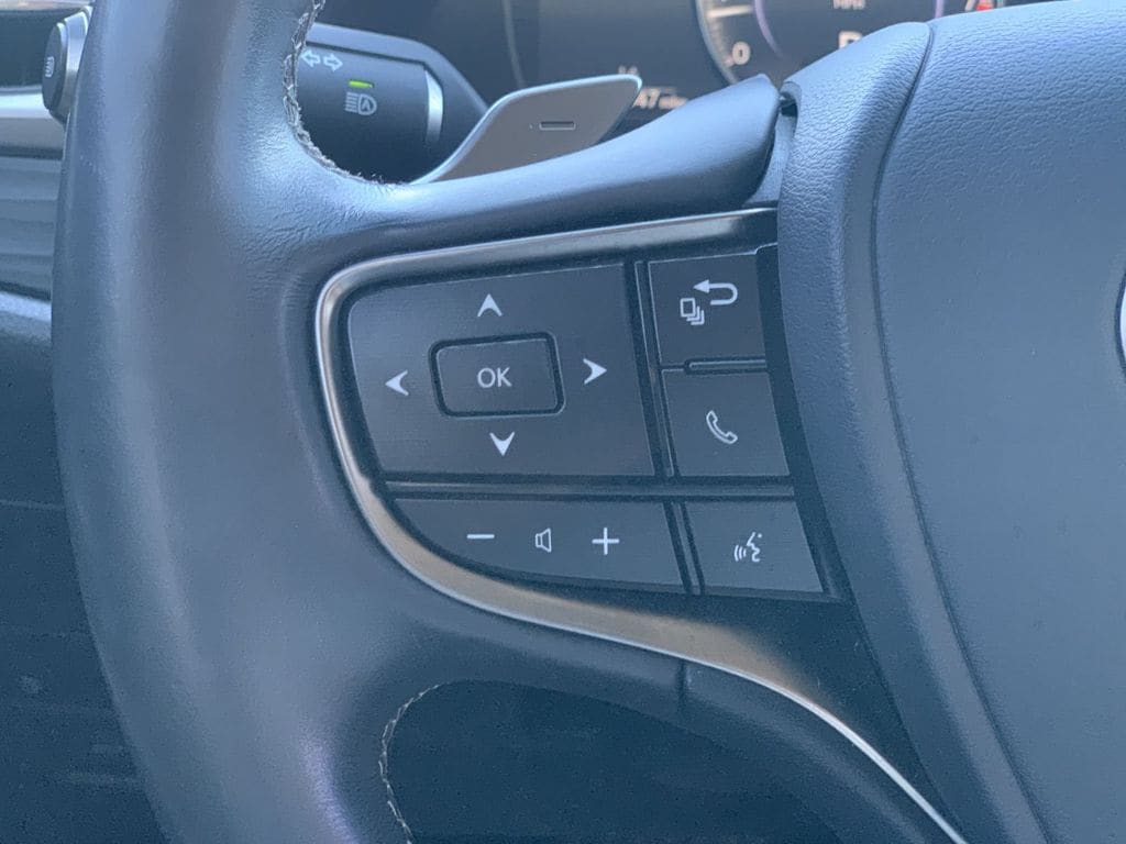 2019 Lexus ES 350 - Photo 16