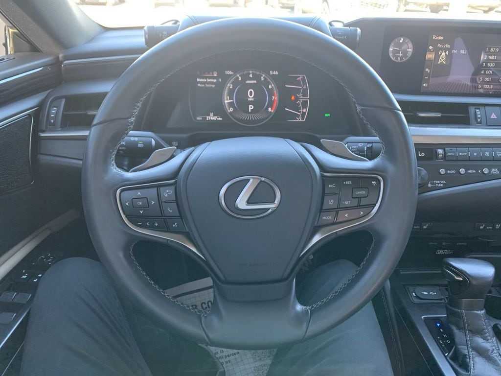 2019 Lexus ES 350 - Photo 10