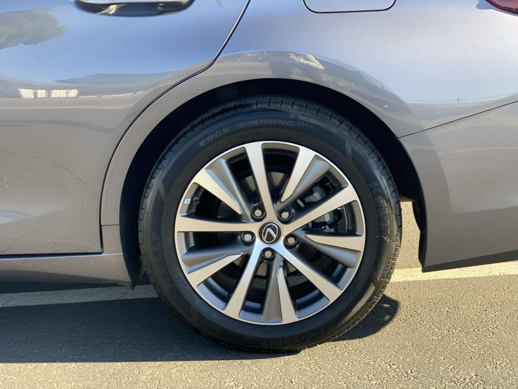 2019 Lexus ES 350 - Photo 32