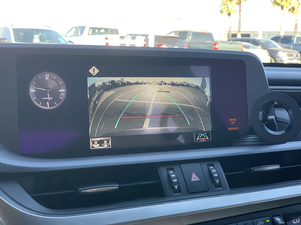2019 Lexus ES 350 - Photo 13
