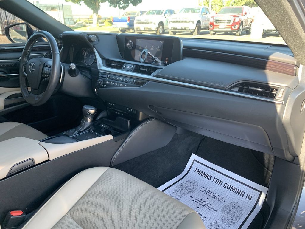 2019 Lexus ES 350 - Photo 28