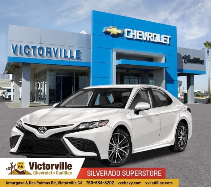 2023 Toyota Camry SE's photo