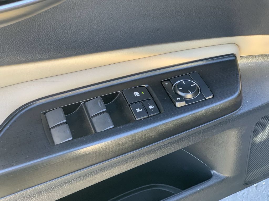 2019 Lexus ES 350 - Photo 22