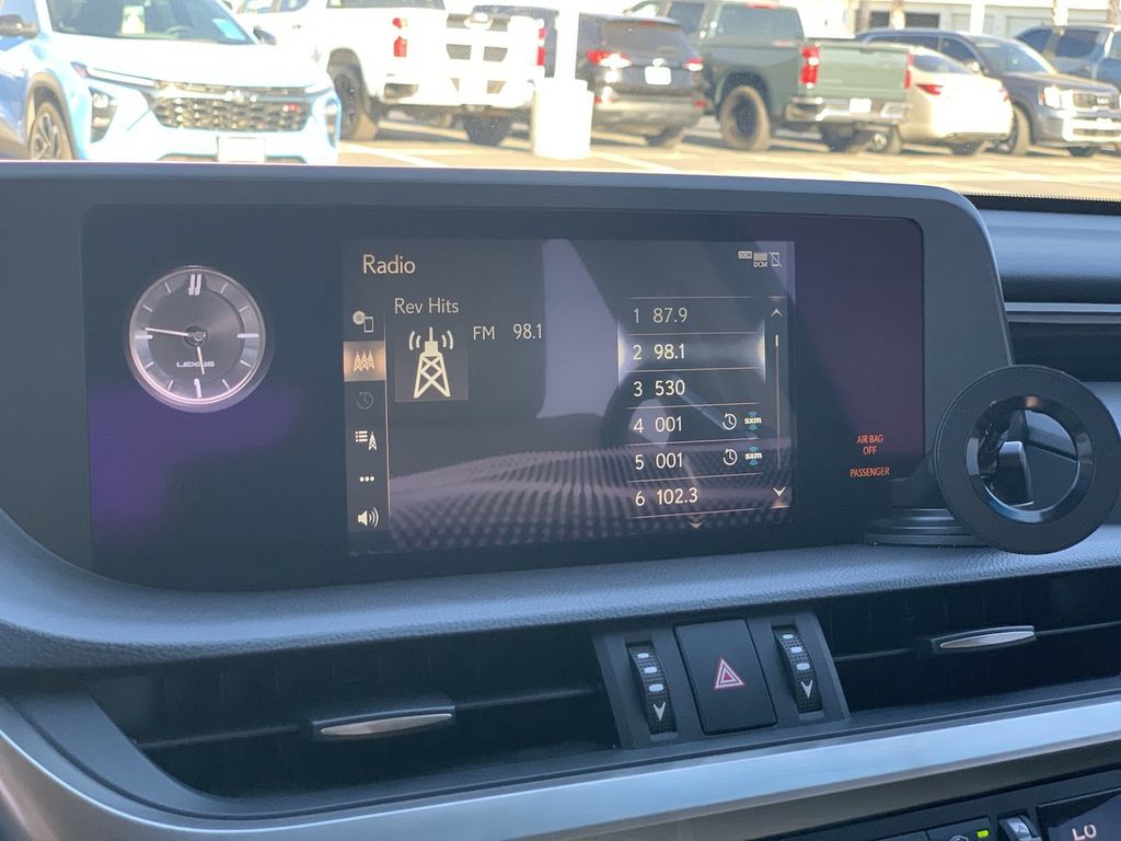 2019 Lexus ES 350 - Photo 11