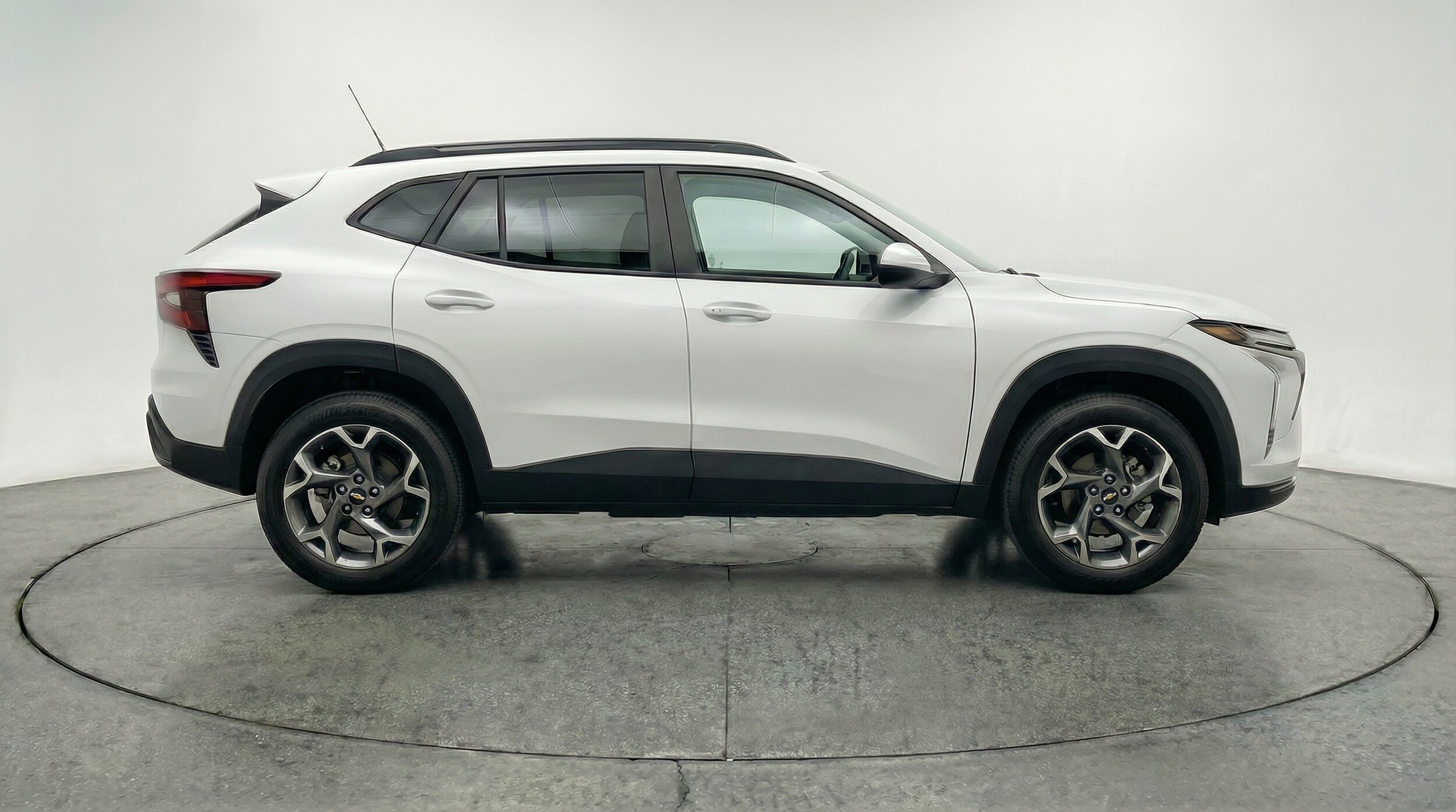 Thumbnail: 2025 Chevrolet Trax - 8