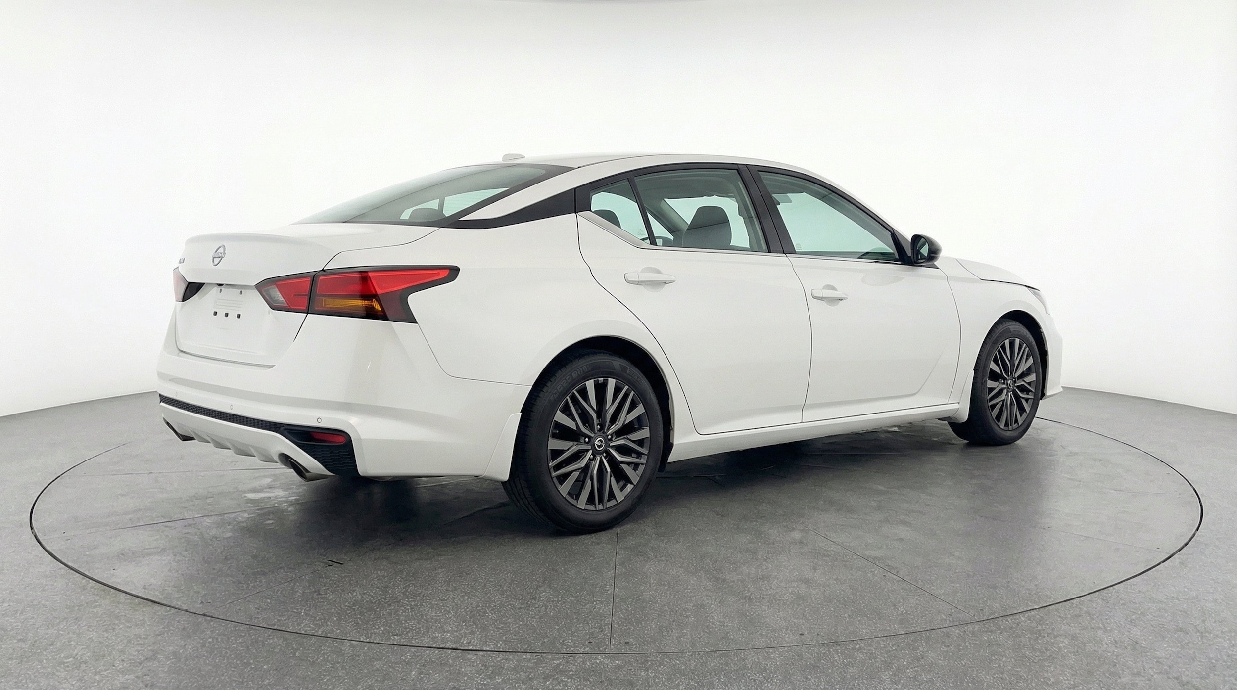 Thumbnail: 2025 Nissan Altima - 9