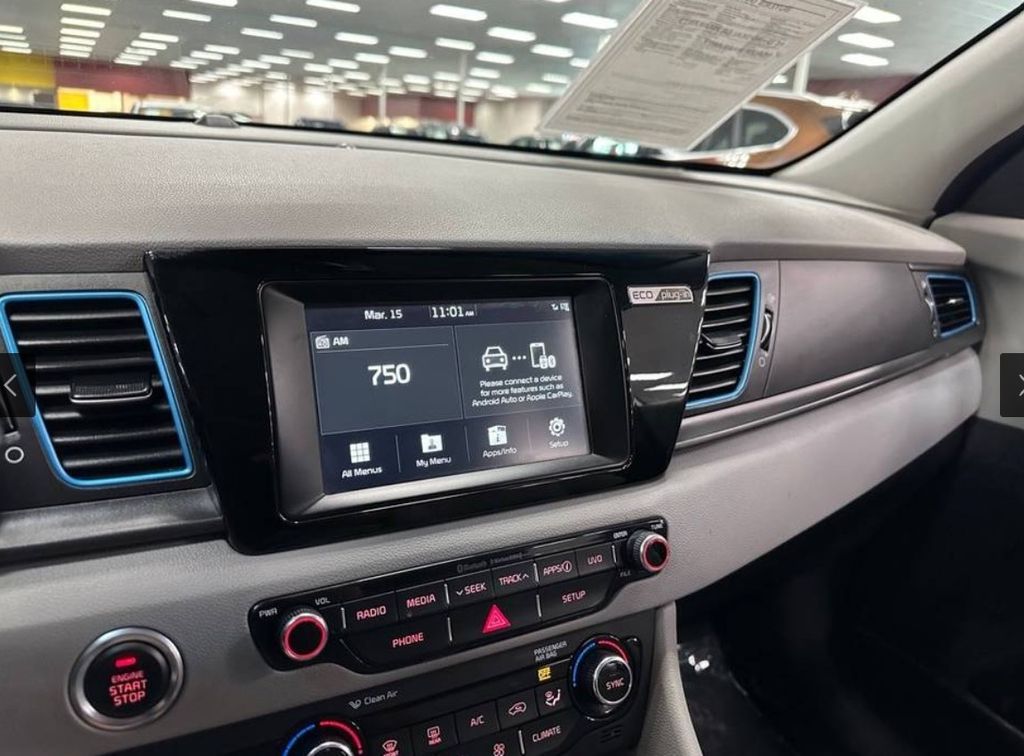 2018 Kia Niro LX - Photo 17