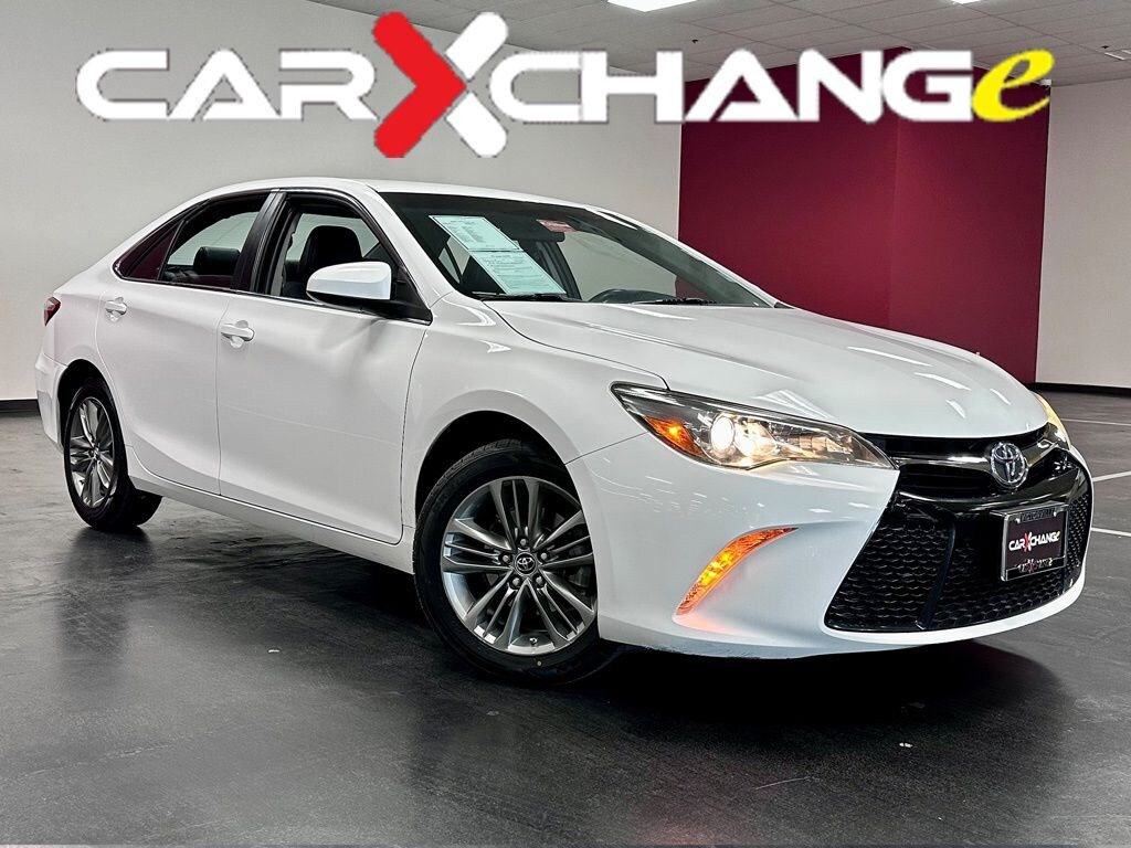 Used 2016 Toyota Camry SE Sedan
