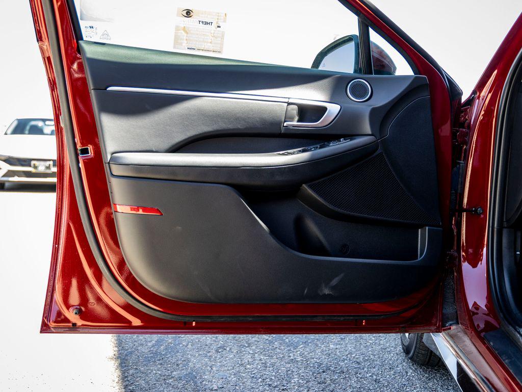 2025 Hyundai Sonata SEL - Photo 11