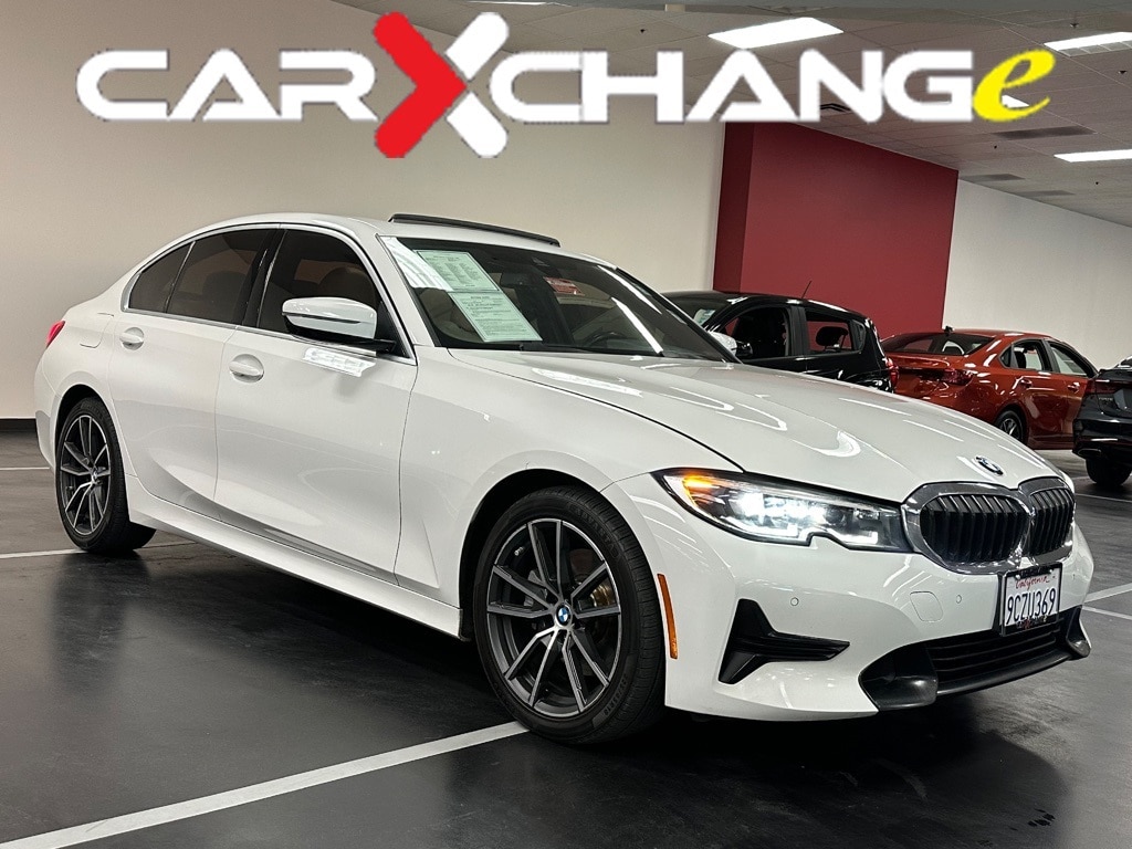 2020 BMW 3 Series 330i's photo