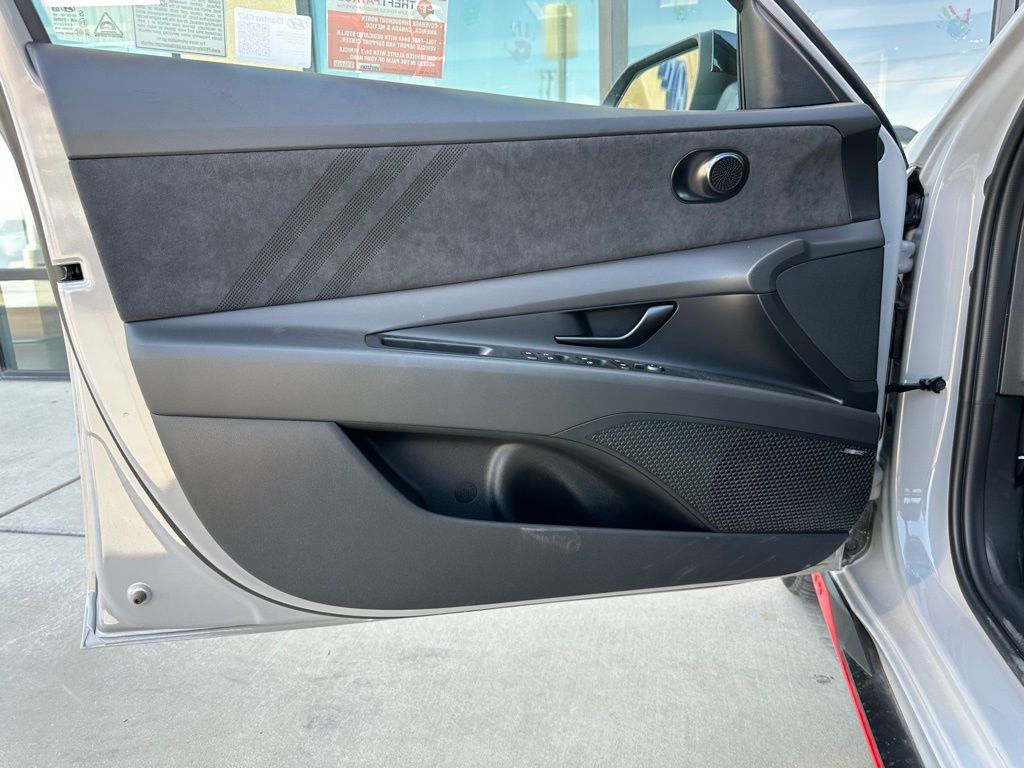 2025 Hyundai Elantra N - Photo 12