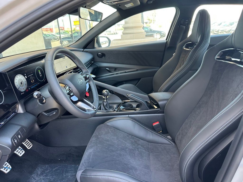2025 Hyundai Elantra N - Photo 14