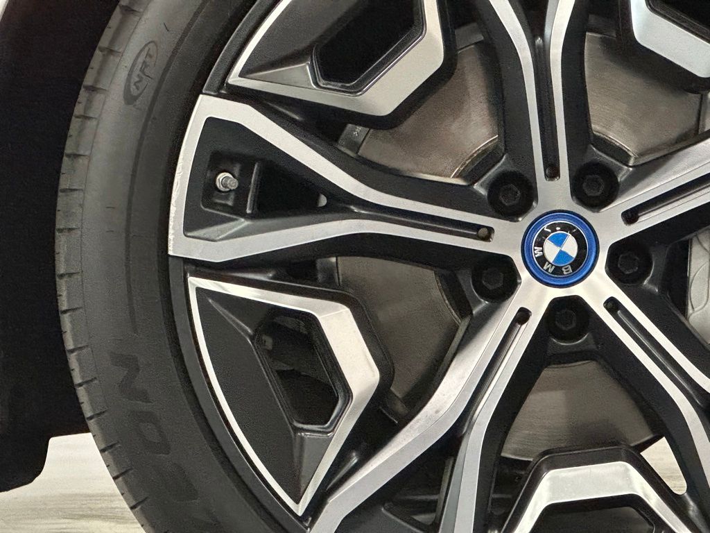 2023 BMW iX Base - Photo 13